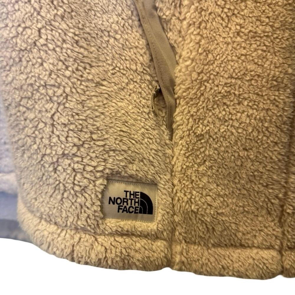 The North Face Cream Fleece Sweater - Picture 4 of 6